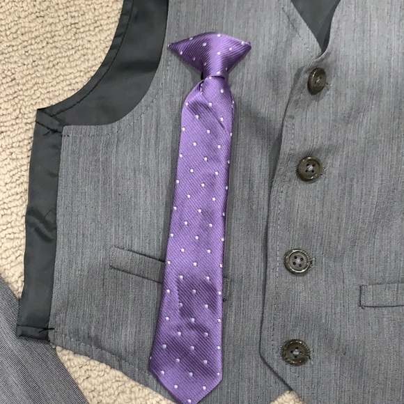 Kenneth Cole toddler suit - Picture 6 of 11